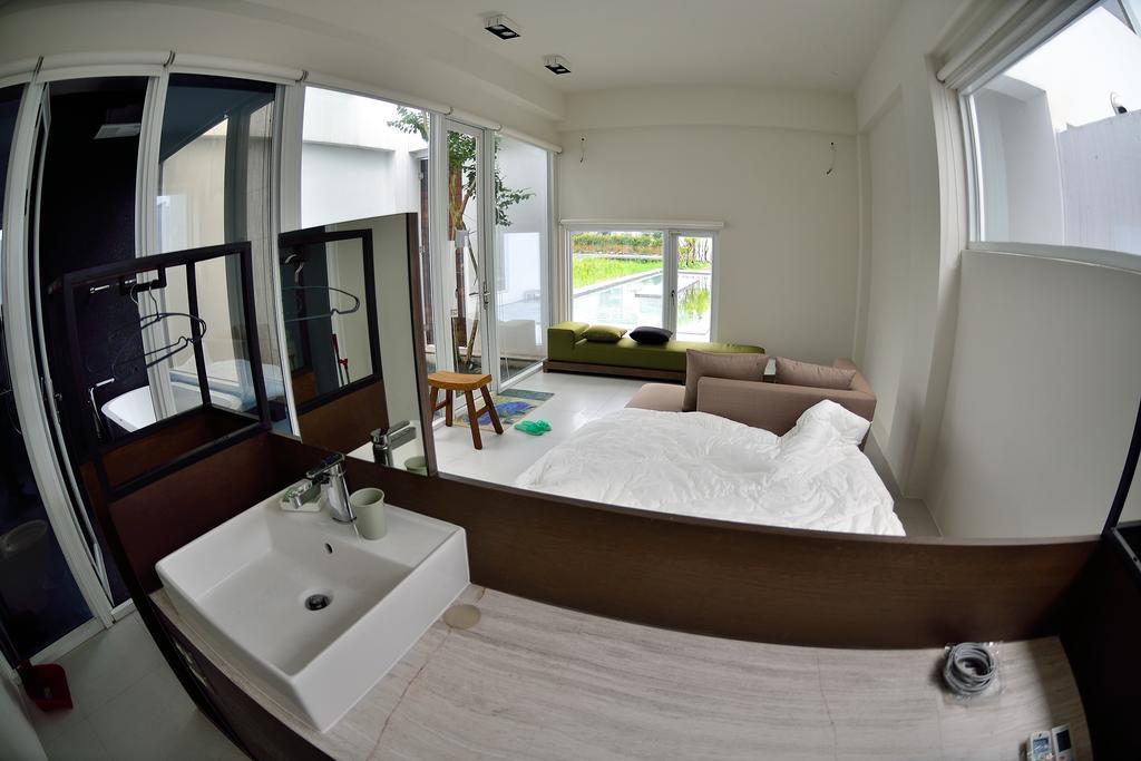 Water House Apartment Yilan Екстериор снимка